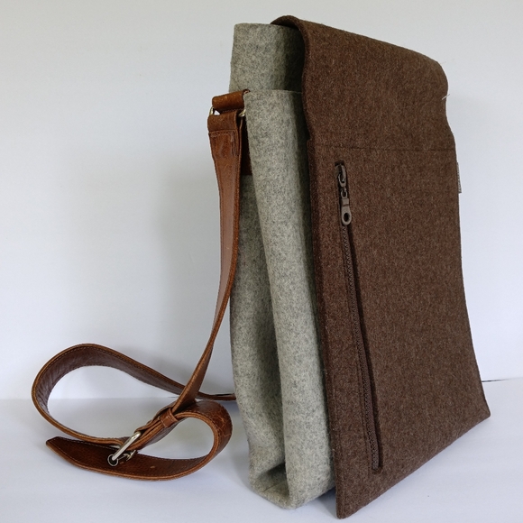 Graf Lantz Merino Wool Felt Messenger Bag - Grey & Brown - Picture 1 of 15